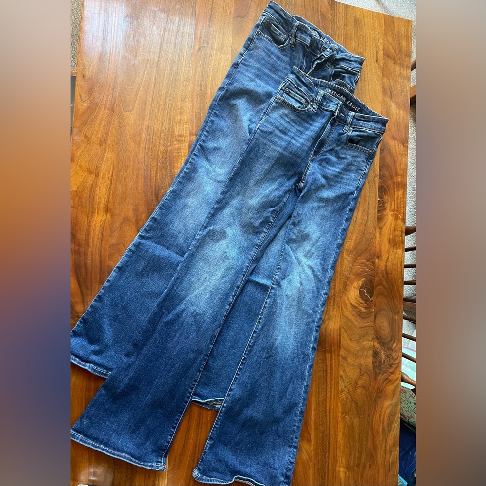 American Eagle - Super high-rise flare jeans. 00 regular. 2 pairs.